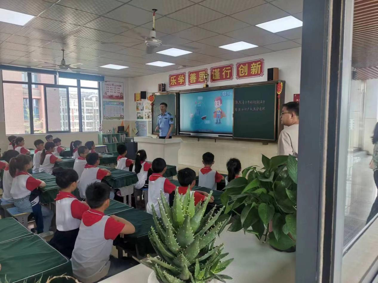 凤台县开展守护儿童安全远离产品伤害儿童用品安全行主题宣传活动