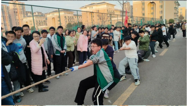 凝“绳”聚力 力“拔”山河 | 凤台一中西校区高二年级举行师生拔河比赛