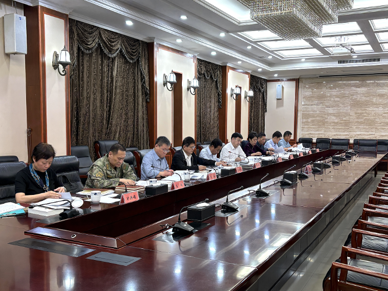 县委常委会召开会议