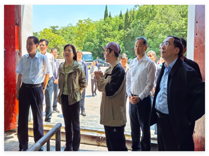 省政协副主席陶仪声率队来凤调研