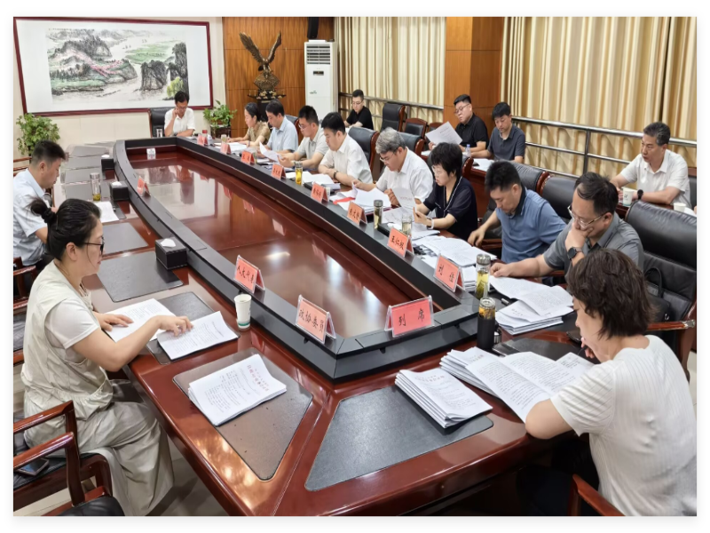 县十八届人民政府第76次常务会议召开