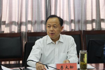 李大松对前一阶段全县脱贫攻坚工作取得的成效给予充分肯定.