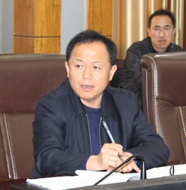 李大松坚决打赢脱贫攻坚这场硬仗